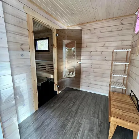 Saunamoekki Iltahurri, Laatulomat Chalet *